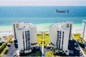 Exterior - Beachfront Condo in the heart of Destin! FREE BEACH SERVICE. (Destin)