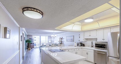 Beachfront Condo in the heart of Destin!
