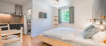 Beautiful group accommodation, 50m to the ski bus