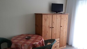 Unclassified image, 5 of 16, button