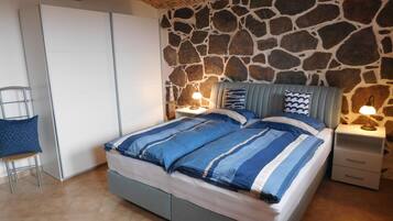 2 bedrooms, travel crib, WiFi, bed sheets