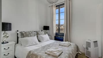 2 quartos, ferros/tábuas de passar roupa, Wi-Fi de cortesia