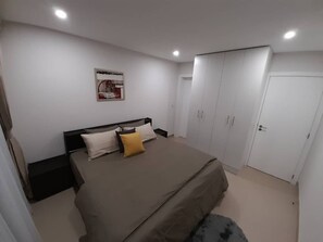 1 chambre, fer et planche à repasser, Wi-Fi gratuit, draps fournis