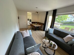 Smart TV, foosball, books - Your own home in the Sauerland, relax if you can! (Willingen)