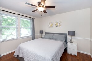 4 dormitorios, tabla de planchar con plancha, wifi gratis y ropa de cama