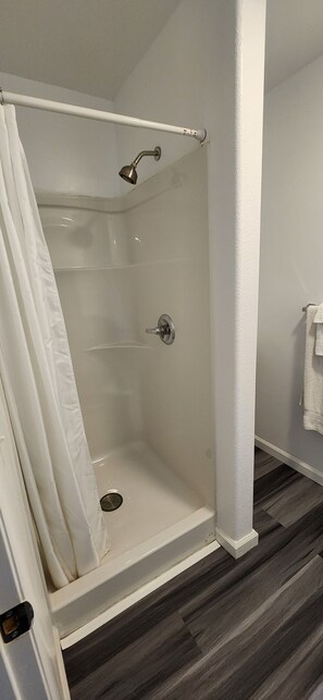 Shower, hair dryer, towels, soap - 1 Escape to Paradise Private/Couples/Retreat on Gated Property with Self Checkin (Keaau)