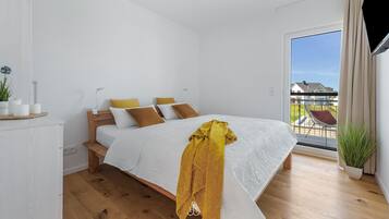 2 bedrooms, desk, iron/ironing board, free WiFi