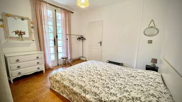 3 camere, ferro/asse da stiro, culla da viaggio, Wi-Fi gratuito