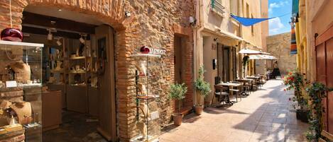 屋外ダイニングエリア