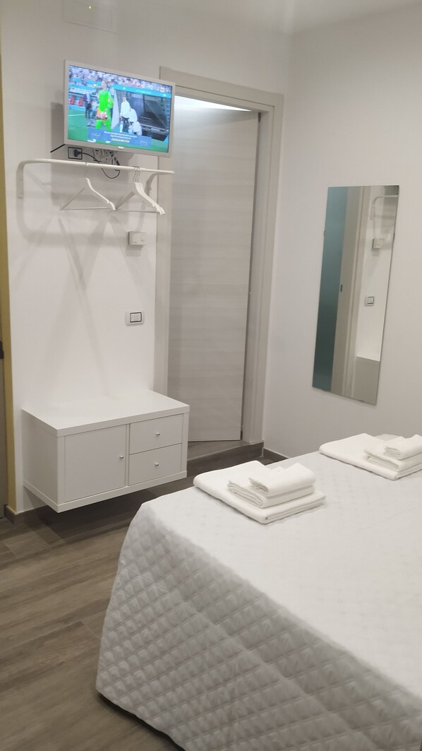 1 quarto, Wi-Fi de cortesia, roupa de cama