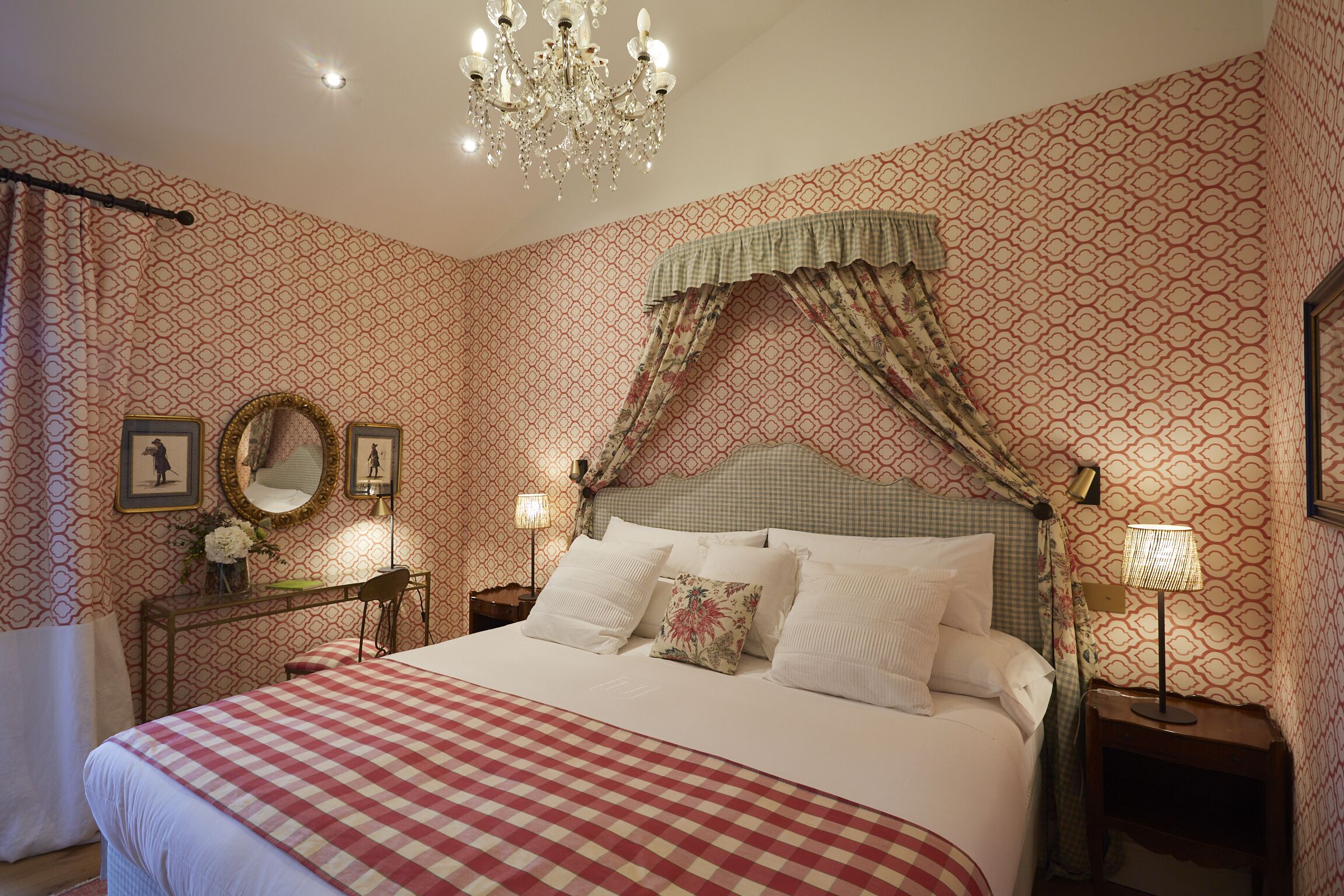 Photo - Helguera Palacio Boutique & Antique