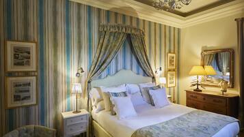 Junior Suite | 1 soveværelse, egyptiske bomuldslagner, premium-sengetøj, gratis minibar