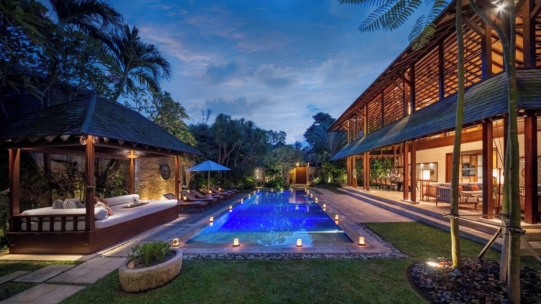 5 عدّة غرف نوم وخزنة داخل الغرفة وبديكورات فريدة لكل غرفة