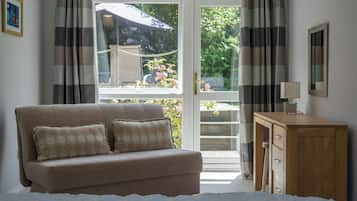 Nhà (3 Bedrooms) | Khu phòng khách | TV 32-inch có truyền hình cáp
