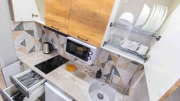 Apartment | Eigene Küche | Kühlschrank, Mikrowelle, Herdplatte, Hochstuhl