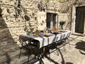 Outdoor dining