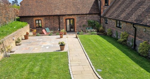 Delightful newly converted dairy 