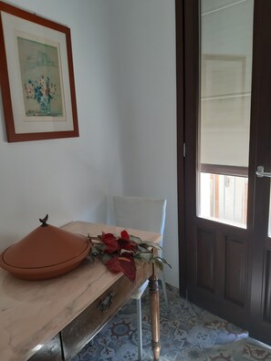 Interni