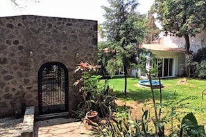Property grounds - Vila Zasu - Stunning House in Tres de Mayo (Tres de Mayo)