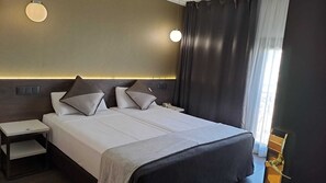 Panoramic Twin Room | Desk, blackout curtains, soundproofing, free WiFi