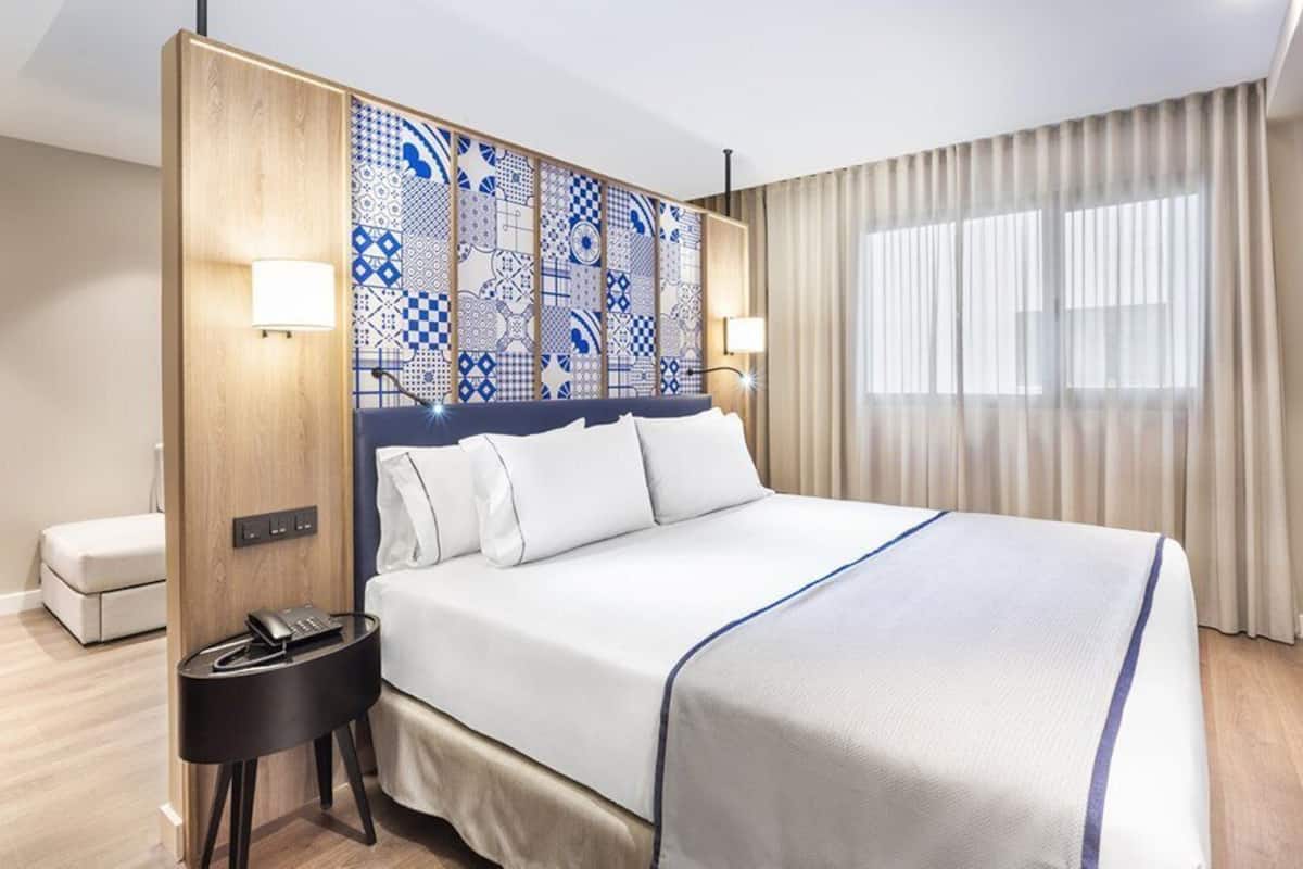 Suite Junior | Minibar, coffre-fort, bureau, systĂšme dâinsonorisation