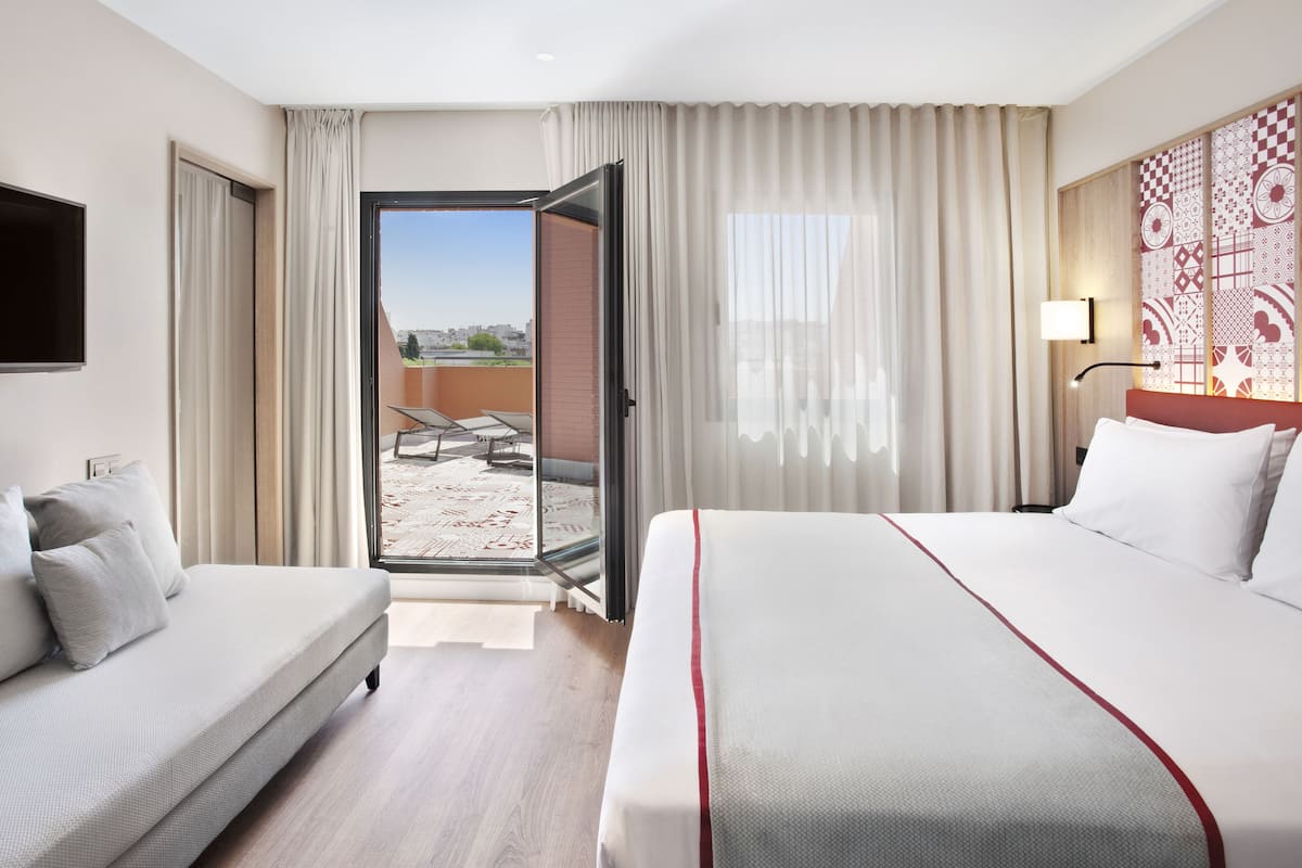 Suite Junior, balcon | Minibar, coffre-fort, bureau, systĂšme dâinsonorisation