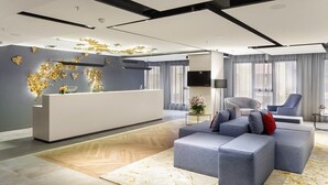 Lobby-lounge