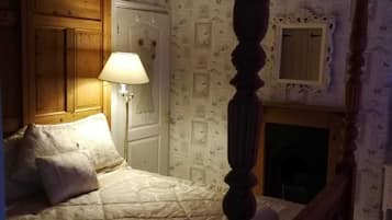 House | 3 bedrooms, iron/ironing board, travel crib, free WiFi