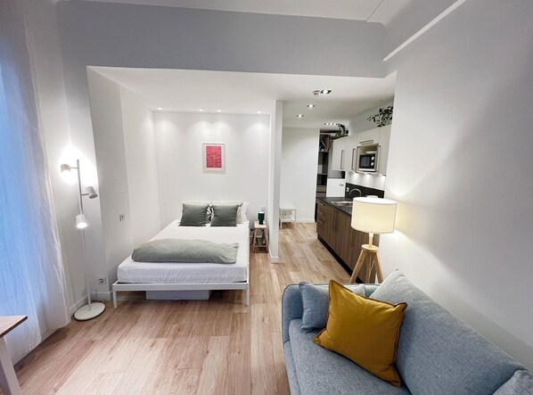 1 chambre, fer et planche à repasser, Wi-Fi gratuit, draps fournis