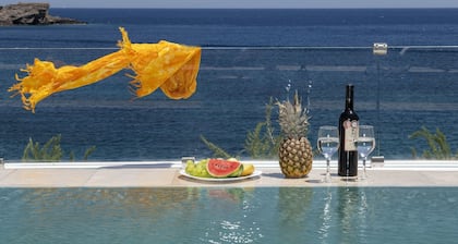 Villa Marelia - Waterfront Villa in Syros