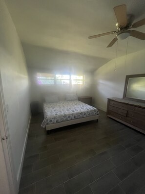 1 bedroom, desk, WiFi, bed sheets