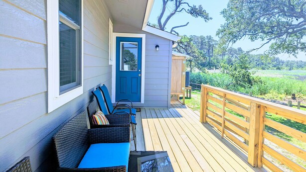 Terrace/patio - OBX TUCKED AWAY~Sound side~On canal~Kayaks~
Ground level w/ ramp~Beach 1 mi~MP8 (Kill Devil Hills)