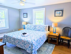 4 bedrooms, desk, iron/ironing board, free WiFi
