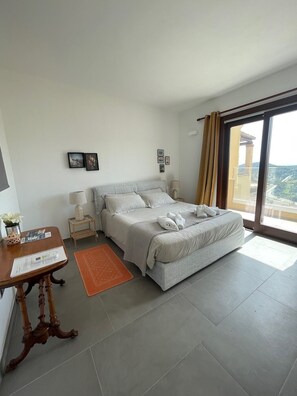 1 camera, una scrivania, Wi-Fi gratuito