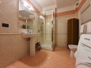 Standard Villa | Bathroom