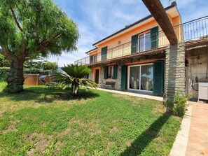 Vila standard | Terraço/pátio