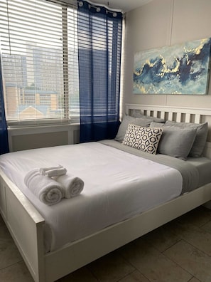 3 bedrooms, desk, iron/ironing board, WiFi