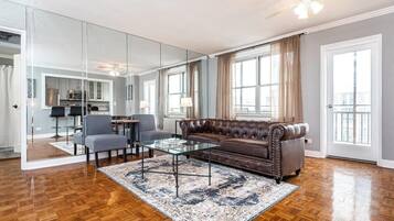 Téléviseur, bureau