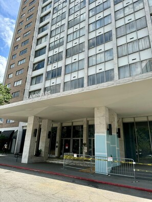 Exterior - Spacious 1 Bed Condo with City View (Atlanta)