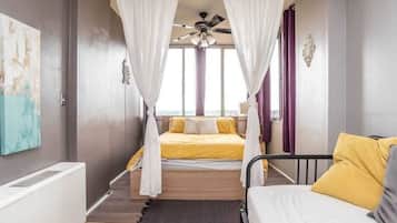 1 bedroom, desk, iron/ironing board, WiFi