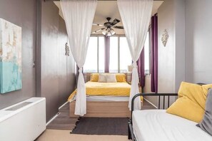 1 bedroom, desk, iron/ironing board, WiFi