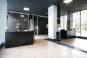 Lobby - Upgraded 2BR Condo Near ATL Attractions (Atlanta)