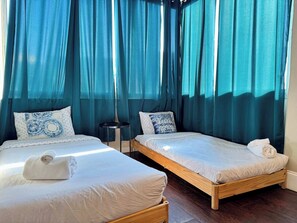 1 bedroom, desk, iron/ironing board, WiFi