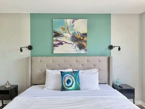 3 bedrooms, desk, iron/ironing board, WiFi - Spacious Downtown Atlanta Condo (Atlanta)