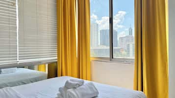 2 室のベッドルーム、デスク、アイロン / アイロン台、WiFi