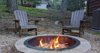 Cozy Cottage Near Lake Lanier