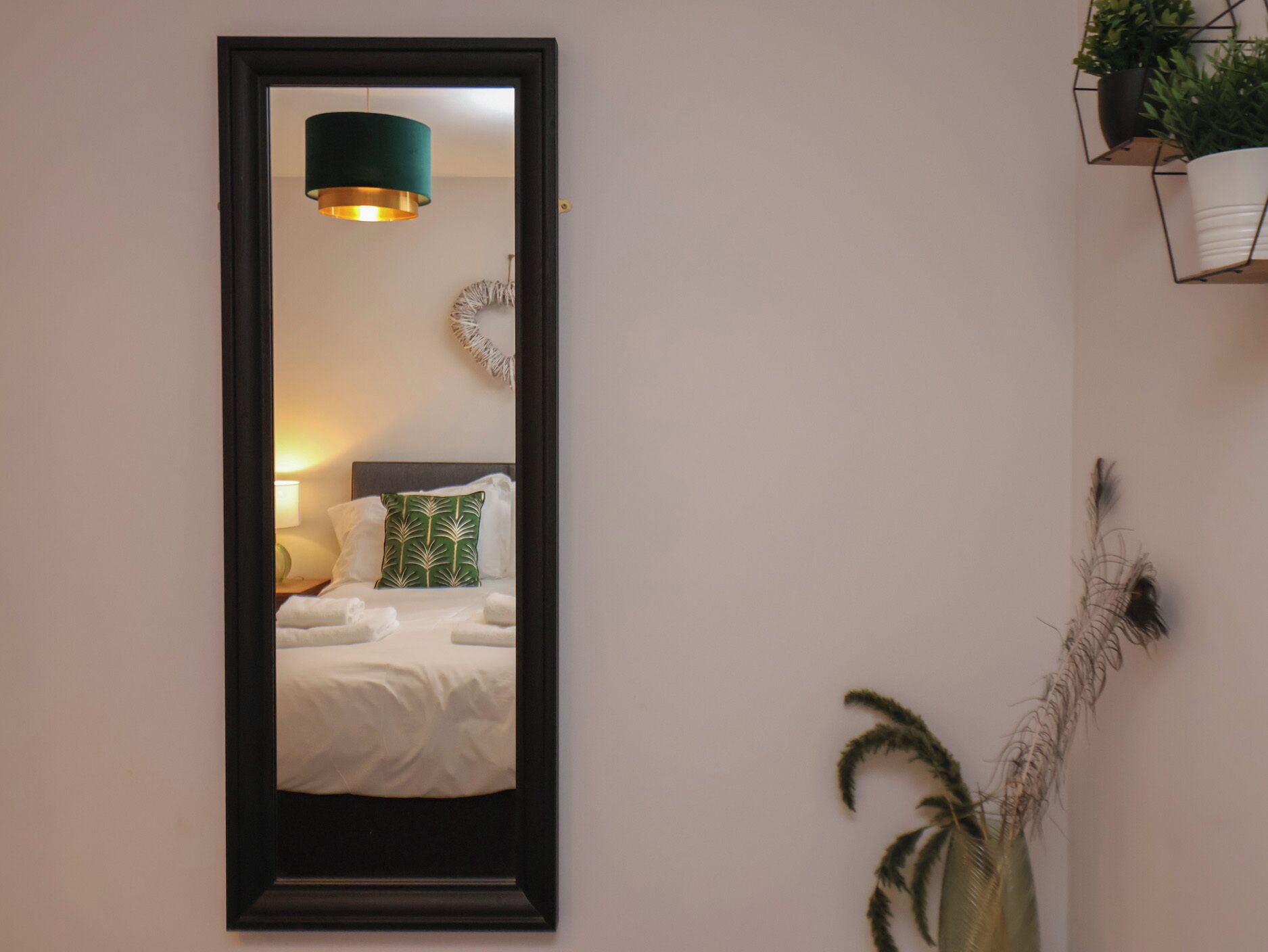 Stuga | 3 sovrum, individuell inredning, unika möbler och gratis wi-fi