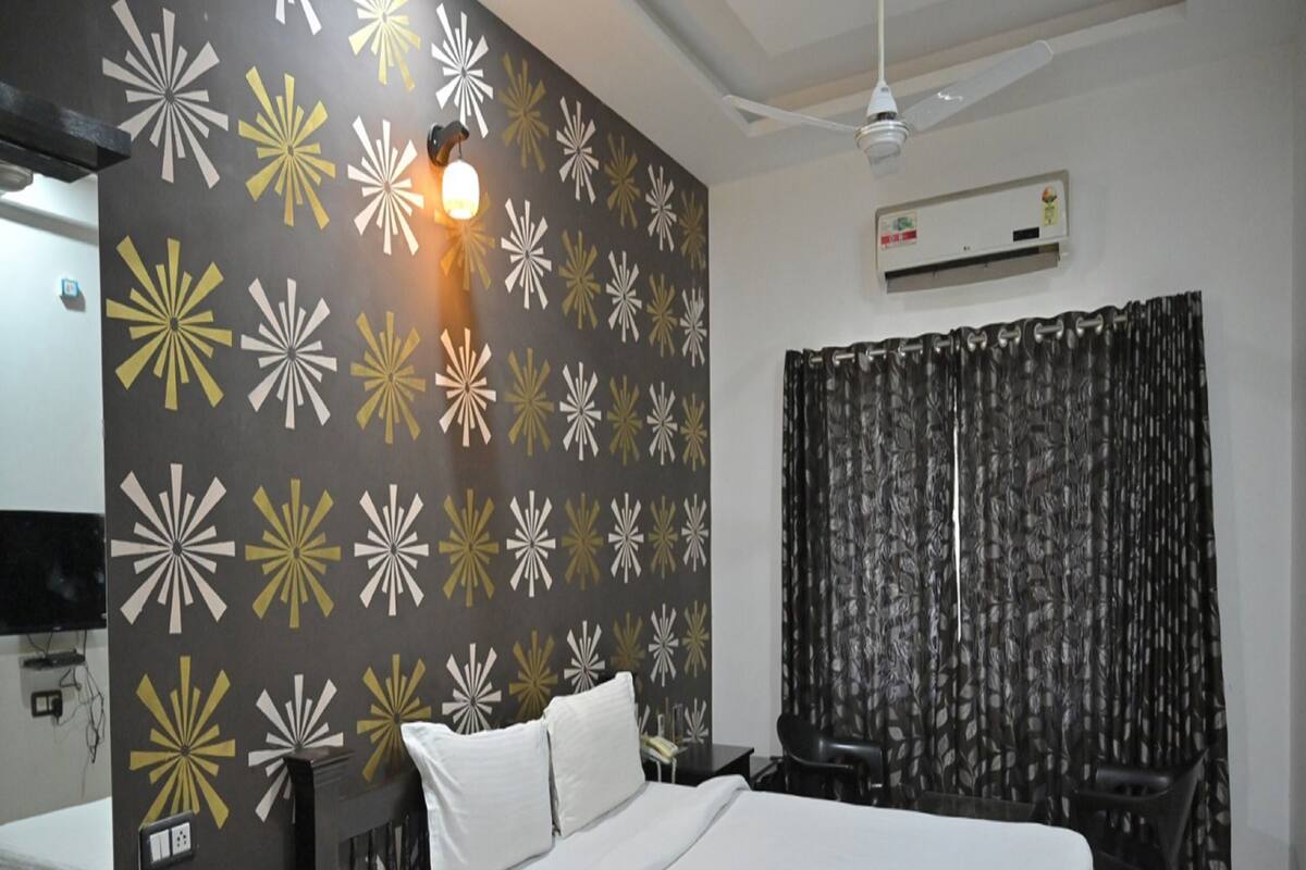 Muebles diferentes, tabla de planchar con plancha y wifi gratis
