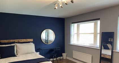 Riverside Townhouse, Only 20 Minutes from Brighton and Worthing