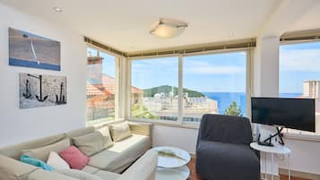 City Apartment (2 Bedrooms) | Living room | TV